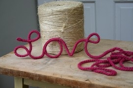 Make a customizable Yarn sign for Mother's Day