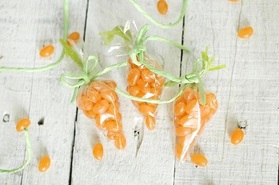 Make Carrot Jelly Bean Favors